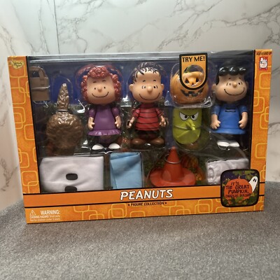 New In Box 2003 Memory Lane Peanuts Halloween Figurine Collection