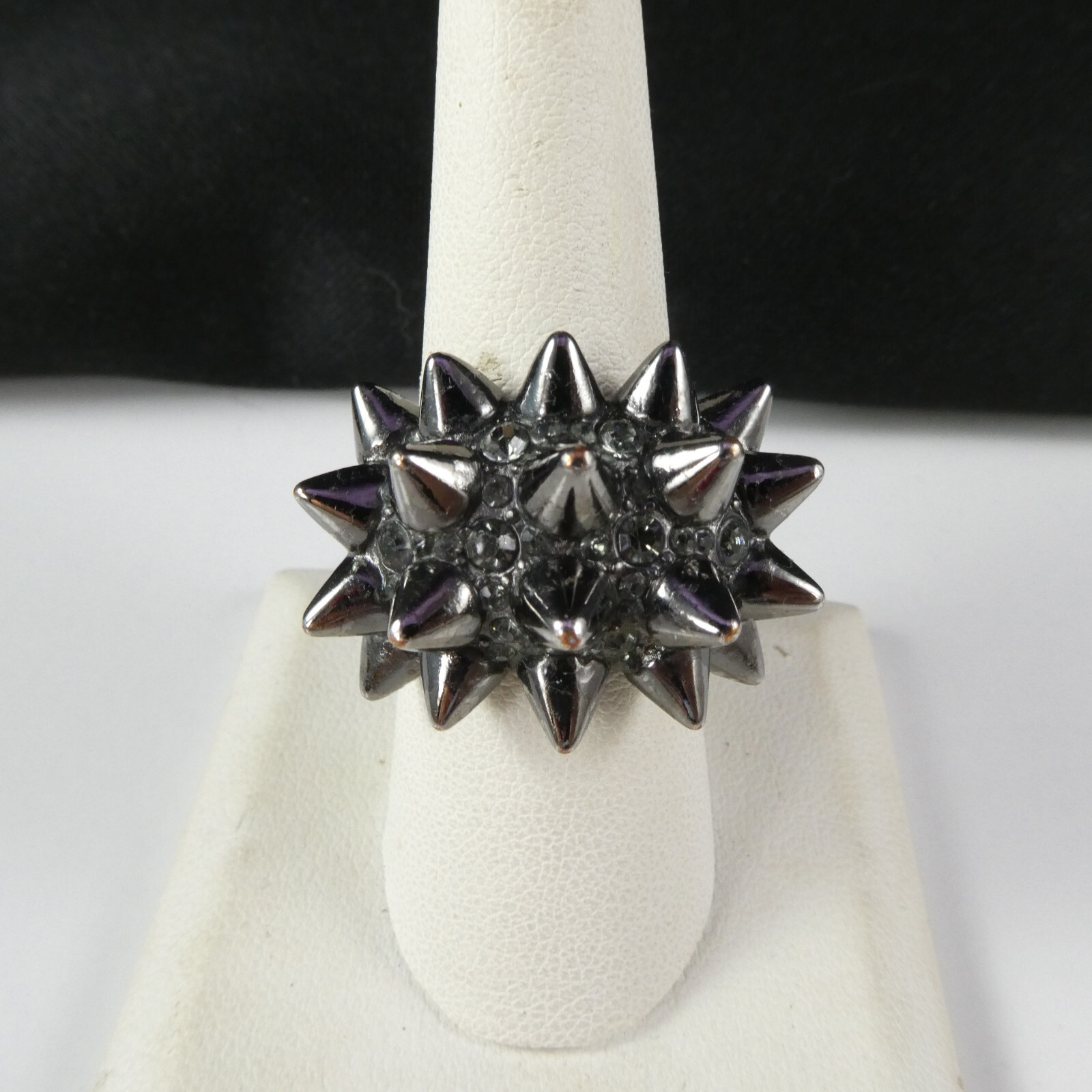 BCBG MAXAZRIA Spiked RING Size 8 Gunmetal Tone Chunky SPIKES