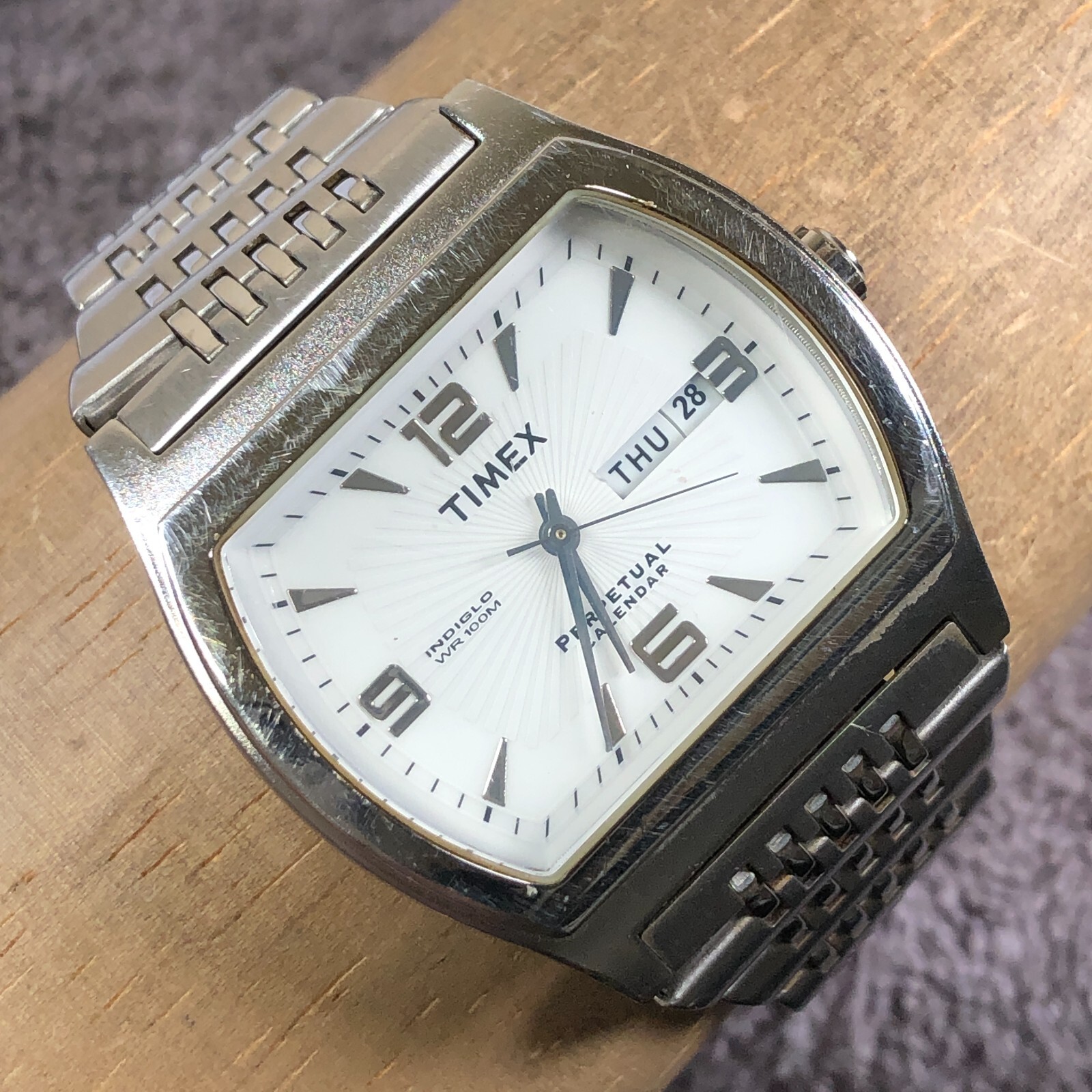 時計 TIMEX classic digital silver INDIGLO Timex Men's Classic Digital Silver-Tone 34mm INDIGLO Casual