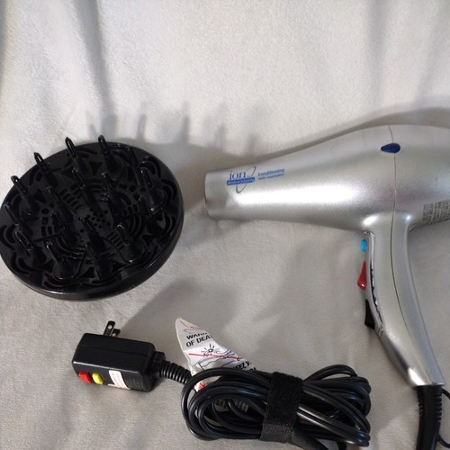 ION Iconic Conditioning Hair Dryer Moisture Solutions with