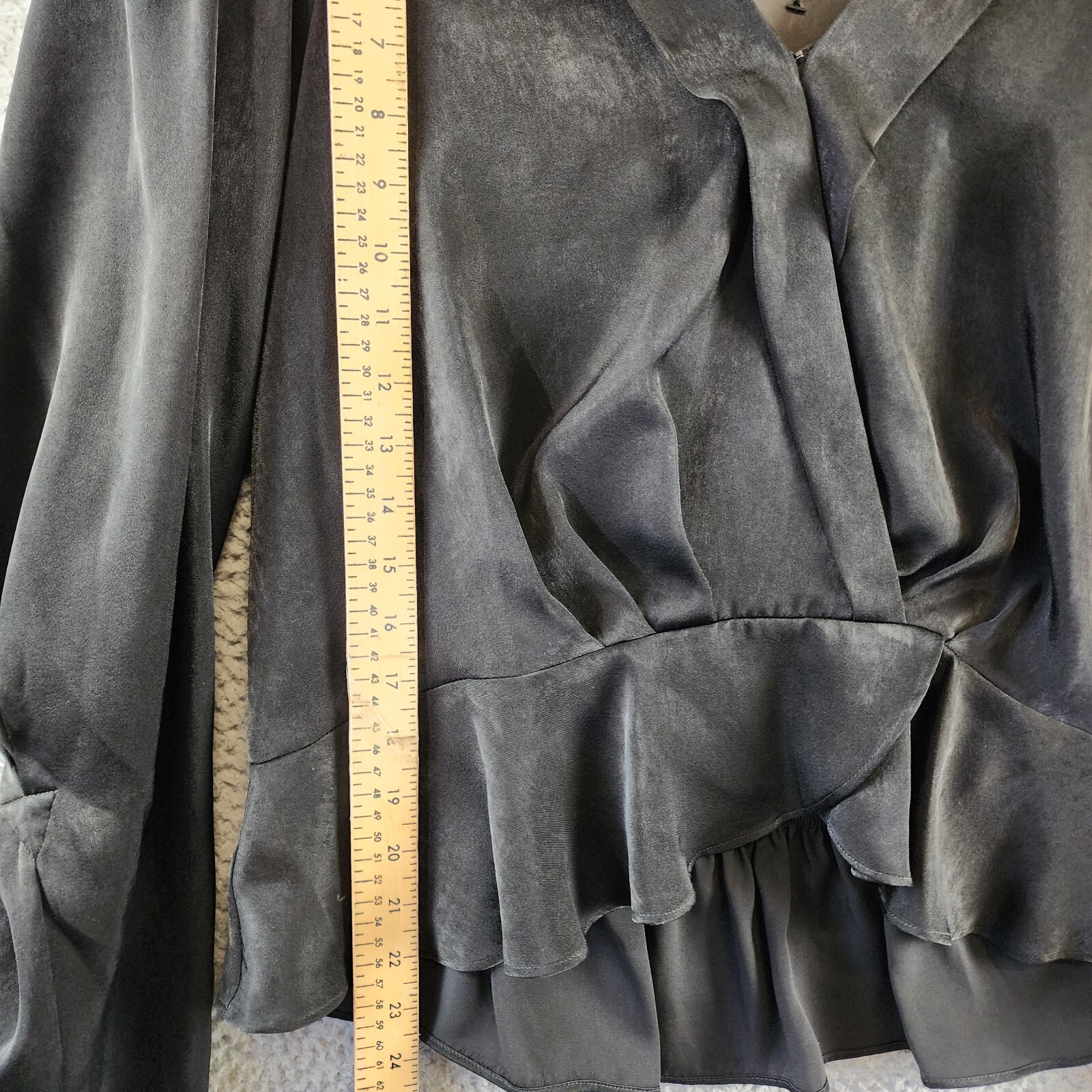 DKNY Surplice V-Neck Shirred Shoulder Peplum Top Women's XL Black Long Sleeve - Picture 8 of 15