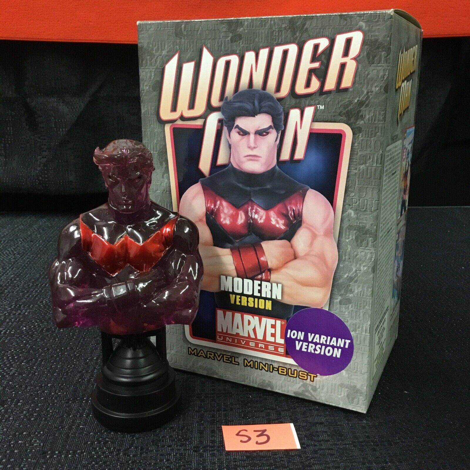 Bowen Designs Wonder Man Mini-Bust Statue (Ion Variant Bowen Designs Wonder Man Mini-Bust Statue (Ion Variant
