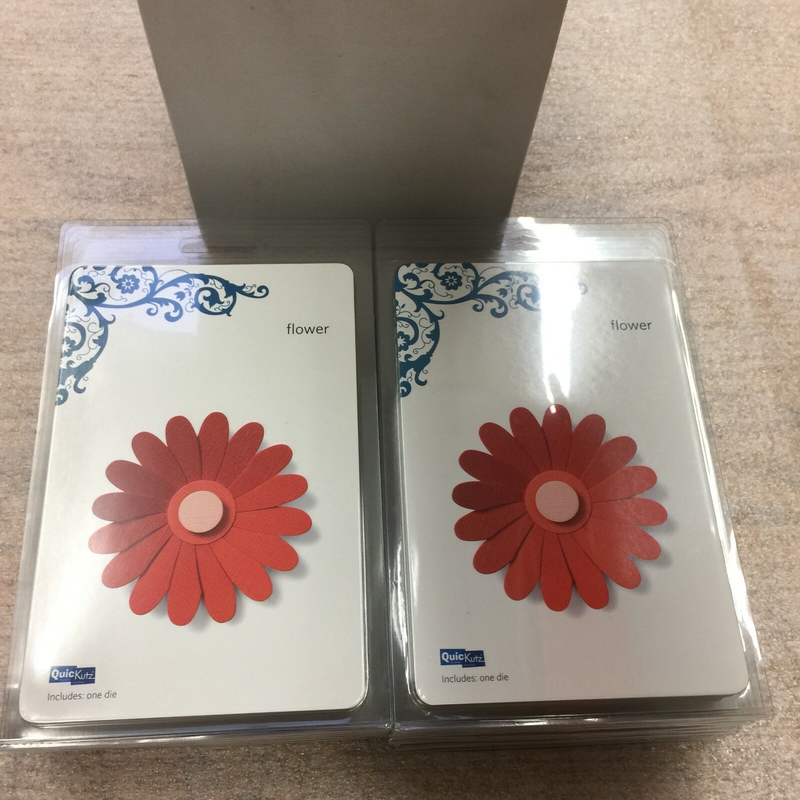QUICKUTZ FLOWER 4X4 ONE CUTTING DIE REV-0173-S 20 Count Case