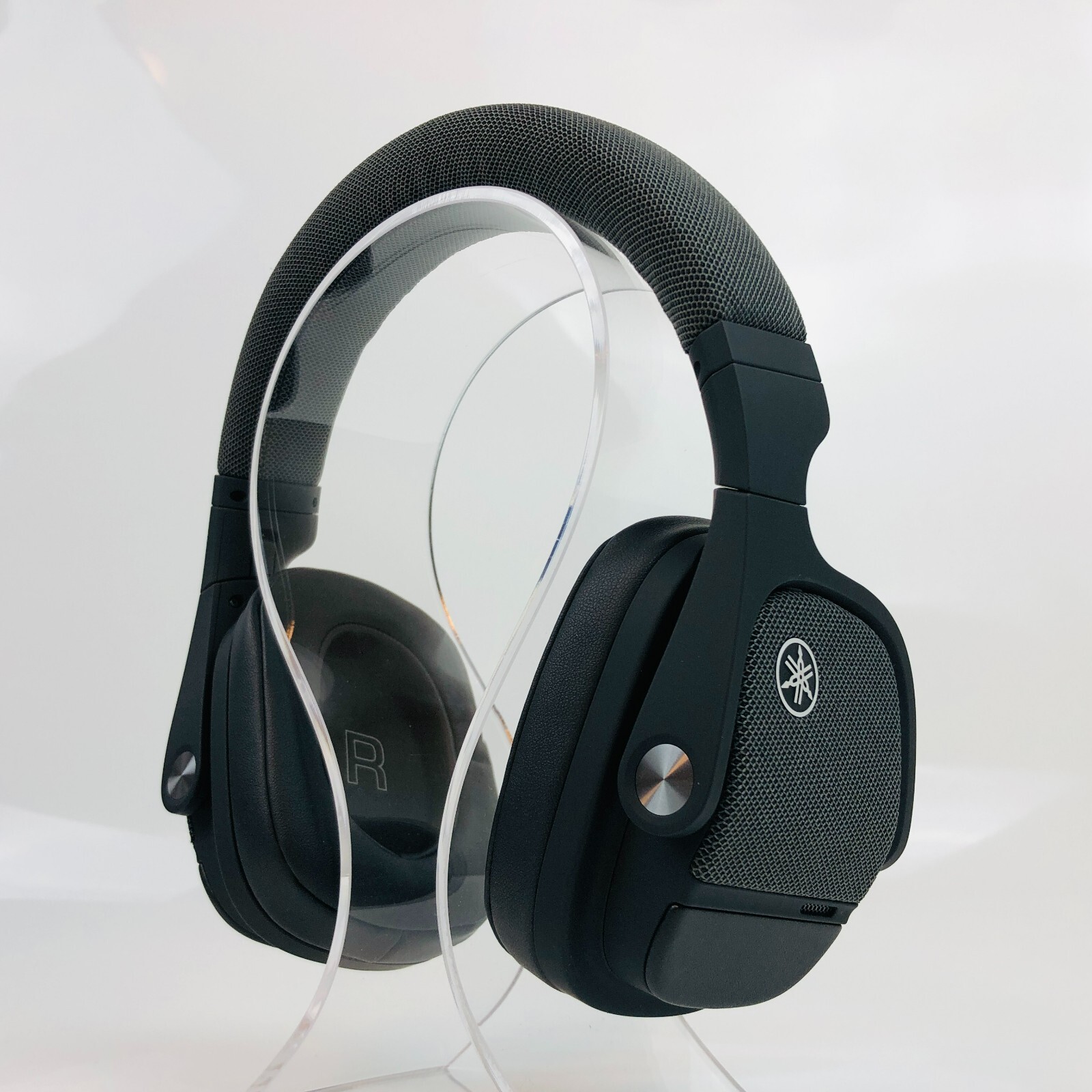 YAMAHA YH-L700A Noise Canceling Wireless Headphones Over-Ear