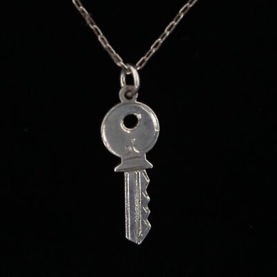 VTG Sterling Silver - HANDMADE Etched Skeleton Key Pendant 16'' Necklace - 1.5g