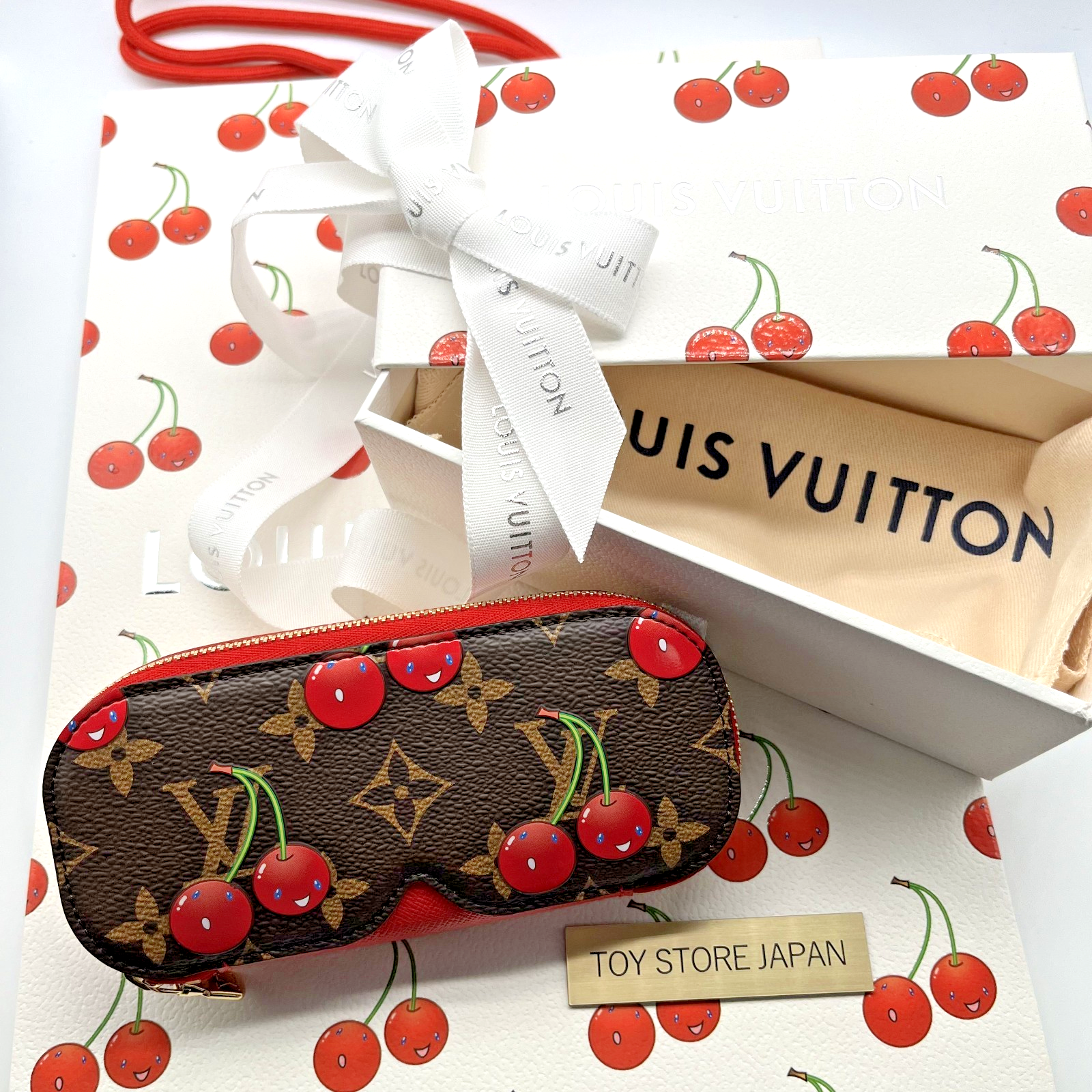 LOUIS VUITTON x Takashi Murakami GI1332 Sunglasses pouch