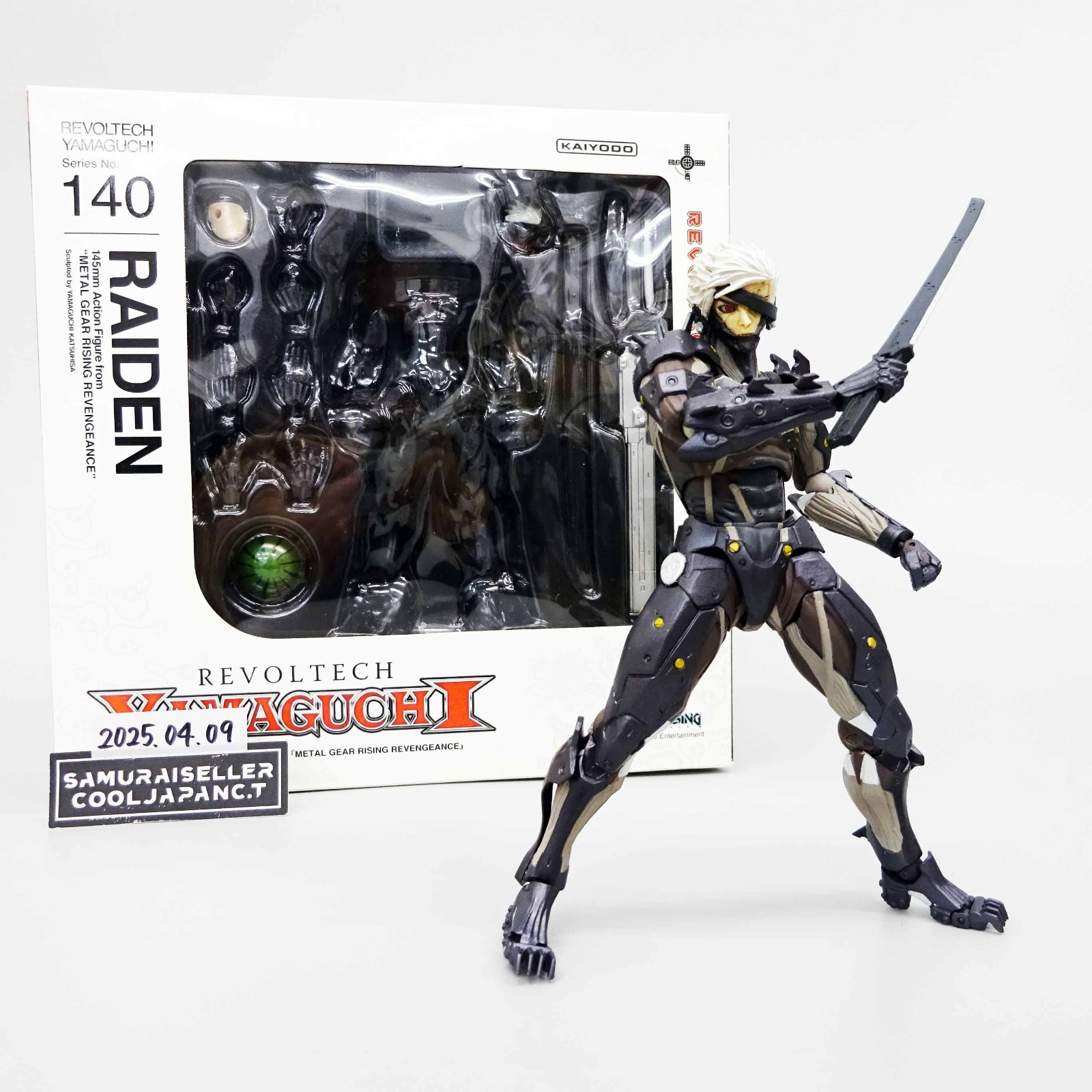 Revoltech Yamaguchi METAL GEAR RISING REVENGEANCE RAIDEN