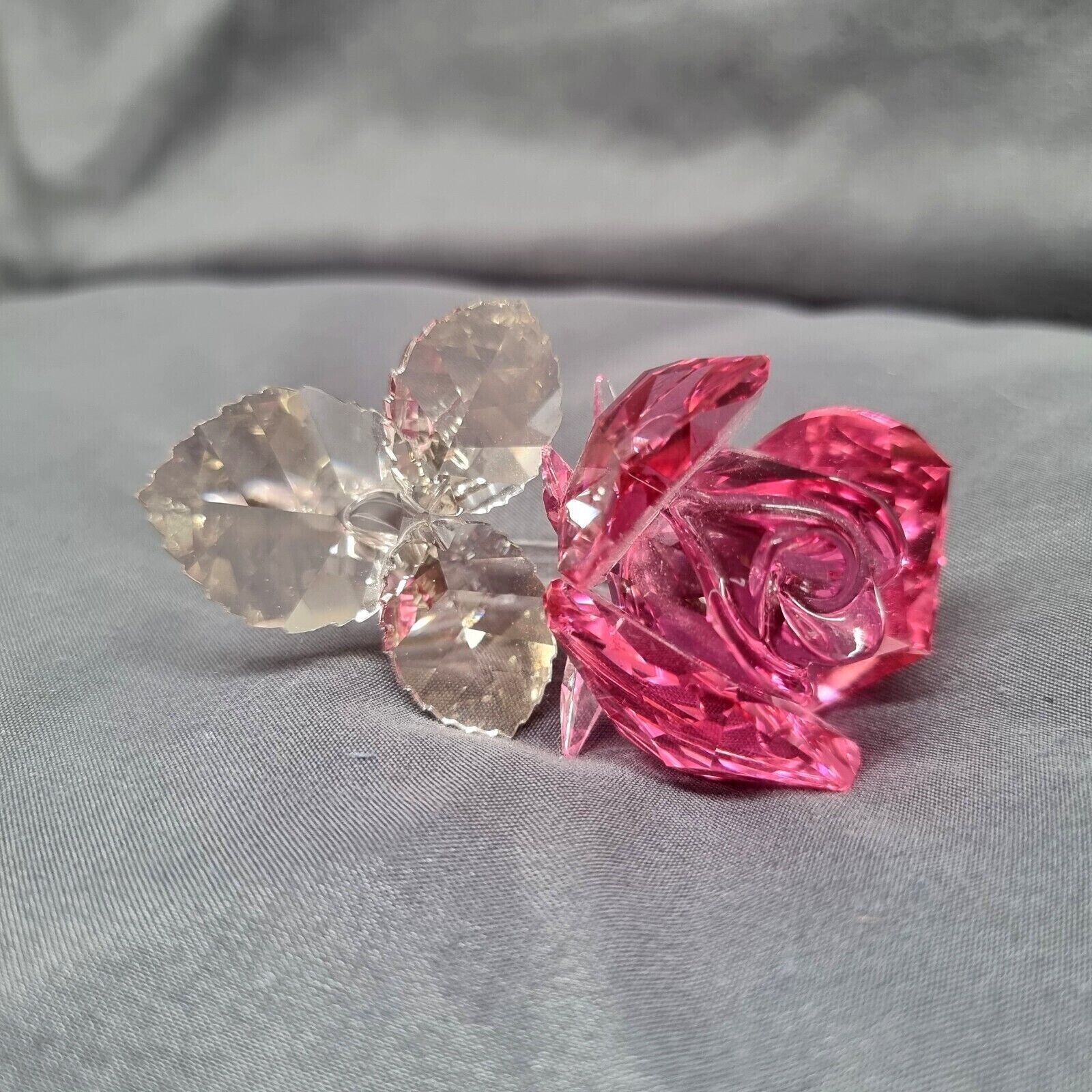 SWAROVSKI BLOSSOMING ROSE LIGHT PINK FLOWER FIGURINE NIB SWAROVSKI BLOSSOMING ROSE LIGHT PINK FLOWER FIGURINE NIB