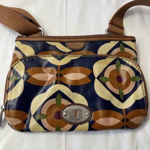 $_12.JPG?set_id=880000500F Fossil Key-Per Briefcase Coated Canvas Multi Messenger Bag main image 0
