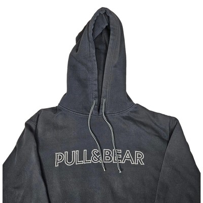Pull and bear black sweatshirt hotsell