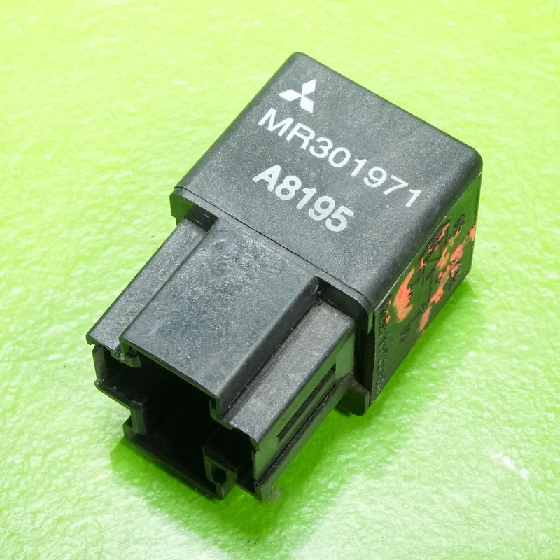 95-99 Eclipse Talon OEM MR301971 12V multi use purpose relay control