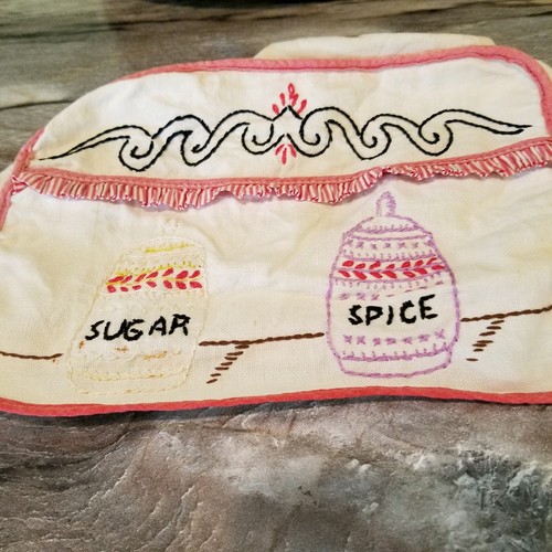 Vintage ‘60’s Hand Embroidered Toaster Cover 2 Slice Cream with Sugar Spice font