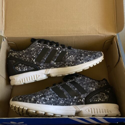 ADIDAS ZX FLUX MONOCHROME PRISM ULTRA BOOST BLACK WHITE GREY B24394 US SIZE 8.5 ADIDAS ZX FLUX MONOCHROME PRISM ULTRA BOOST BLACK WHITE GREY B24394 US SIZE 8.5