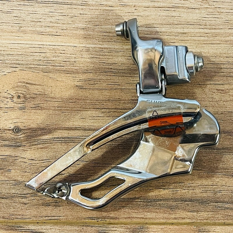 シマノ SHIMANO\r
22 ステラ C3000SDH [スピニングリール] シマノ GRX Di2 Jキット ST-RX825-R 右レバー/BR-RX820-F DISC