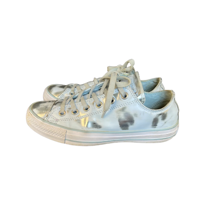 Two 2024 tone converse