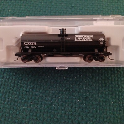 Atlas Model RR, N gauge, 11,000 gal. Tank Car, Anchor Gasoline, Car #236, 2002