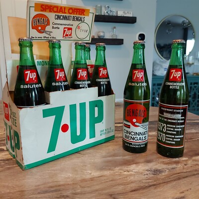 Vintage 1974 Cincinnati Bengals 7UP Soda Pop 8 Pack Bottle Commemorative Salutes