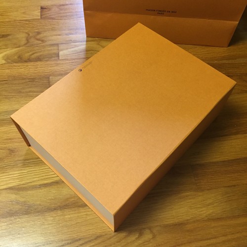 LOUIS VUITTON Magnetic Gift Box And Shopping Bag