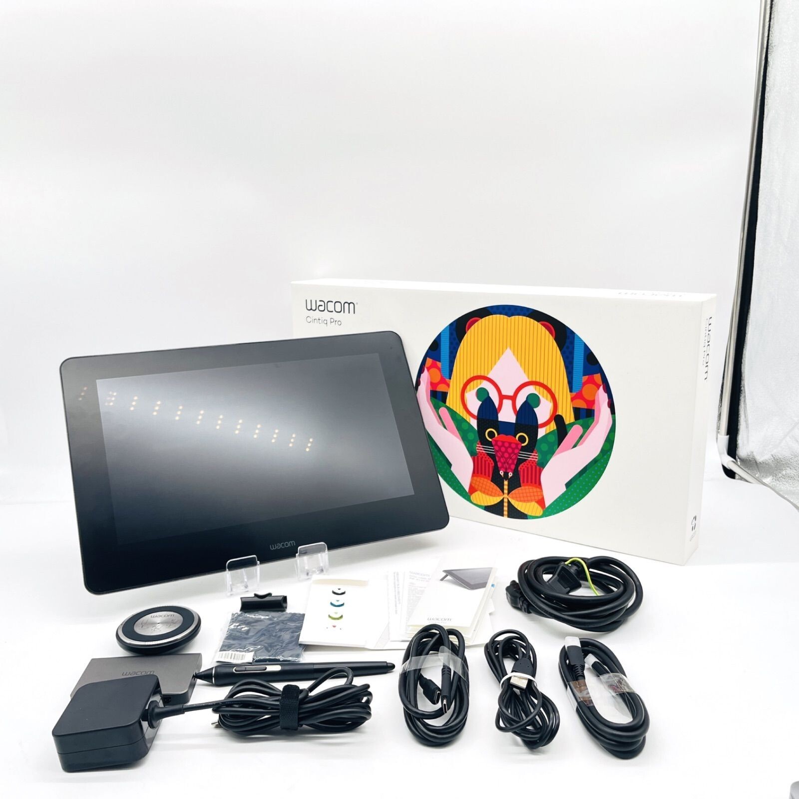 Wacom Cintiq Pro 13 pen display DTH-1320/AK0 13.3-inch From Wacom Cintiq Pro 13 pen display DTH-1320/AK0 13.3-inch From
