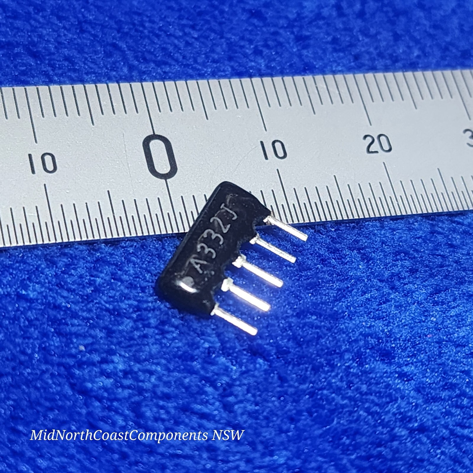 3.3KΩ 5Pin Fixed Bussed Network Array Resistor 1/8W ±5% A332J SIP-5 2.54