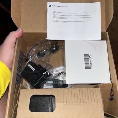 Motorola CP100d Two Way Radio - UHF (403-480MHz) - DMR Upgradable Portable