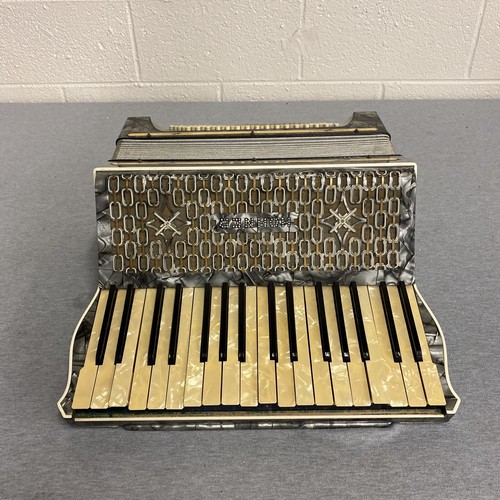 Hohner Student 80 アコーディオン 5856 - Red Hohner Student 80 Piano Accordion LMM 37 80 $1499