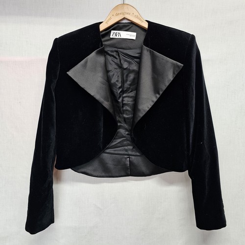 大人気！Zara Cropped Flap Blazer ブラック Zara Cropped Blazer
