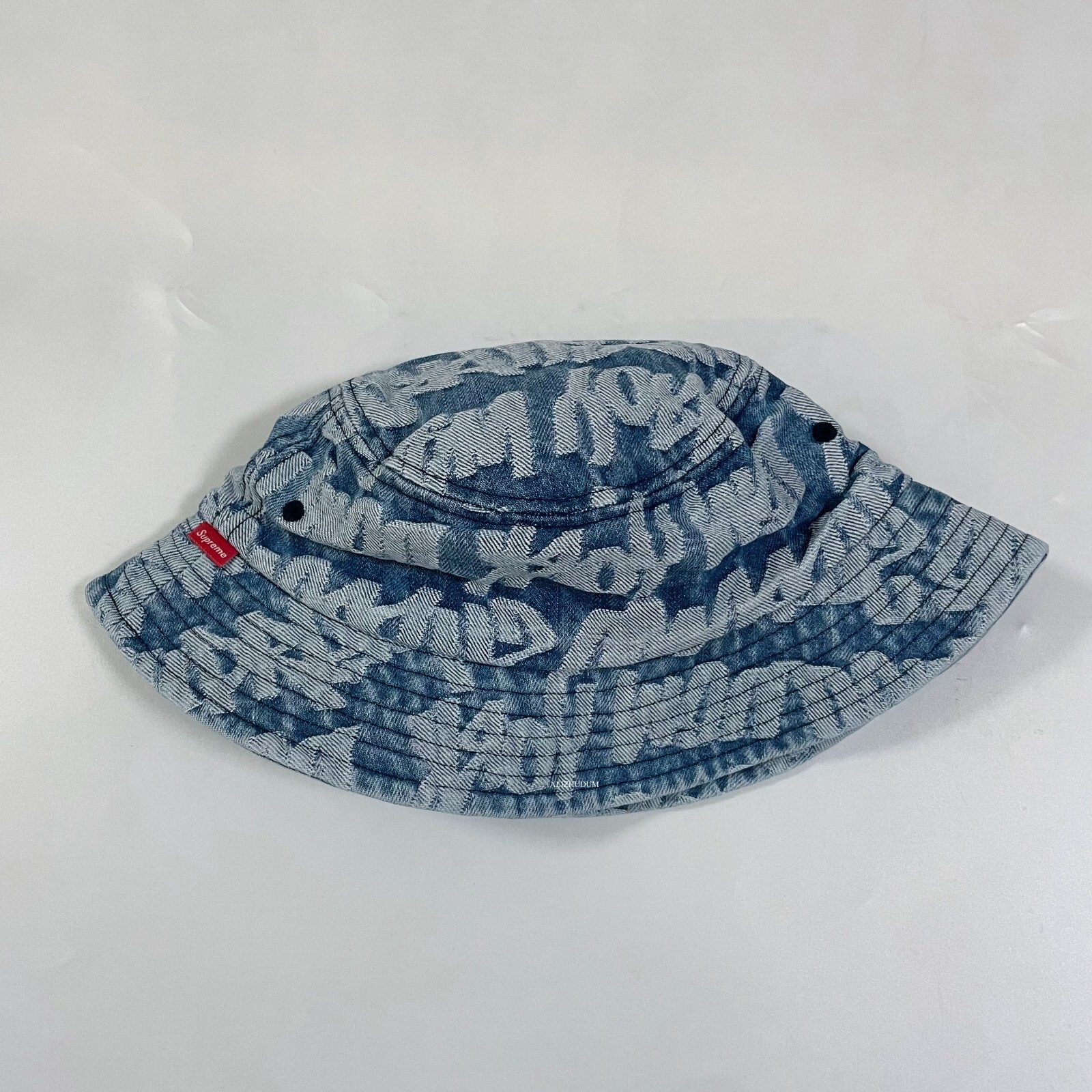 SUPREME SS22 FAT TIP JACQUARD DENIM CRUSHER BUCKET HAT BLUE SUPREME SS22 FAT TIP JACQUARD DENIM CRUSHER BUCKET HAT BLUE