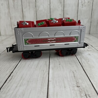 BLUE HAT TOYS North Pole Junction CHRISTMAS Train Gift Presents Car G SCALE