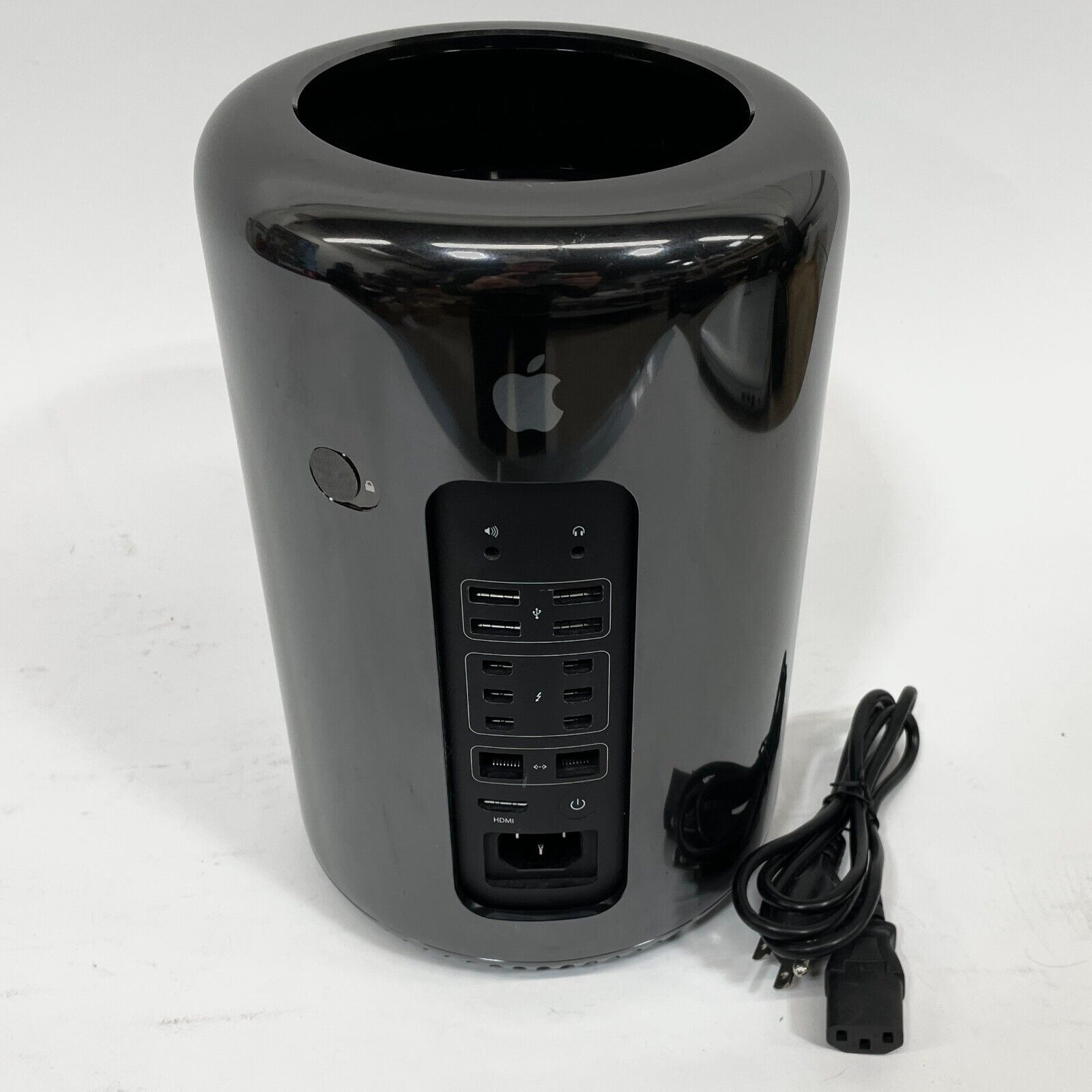 Apple Mac Pro A1481 Xeon E5 4-Core 3.70GHz 16GB RAM 1TB SSD Apple Mac Pro A1481 Xeon E5 4-Core 3.70GHz 16GB RAM 1TB SSD