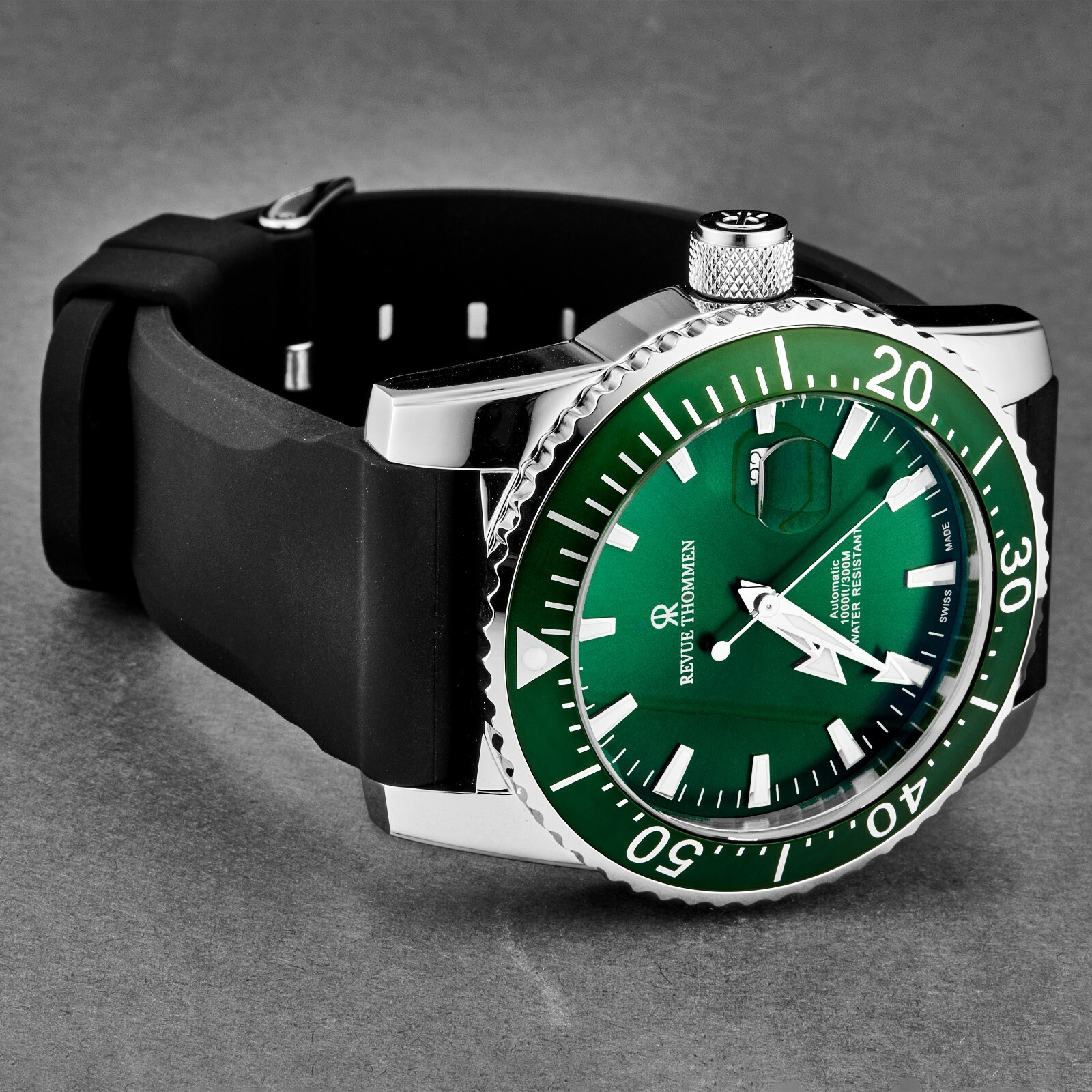 Pre-owned Revue Thommen Men's 17030.2534 'diver' Green Dial Rubber Strap Automatic Watch