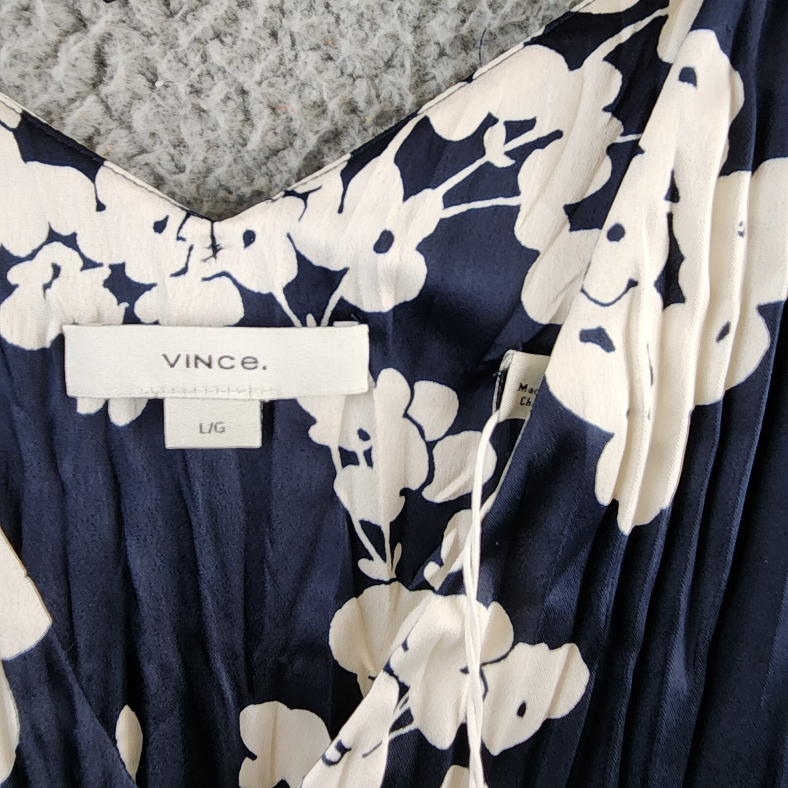Vince Arboretum Floral Pleated Satin Dress Women's L Coastal Belted Pullover - Picture 5 of 13