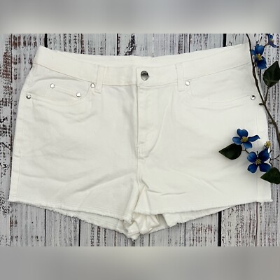 Women s Sz 16 Venus Cutoff  Frayed Hems White Denim Jean Shorts