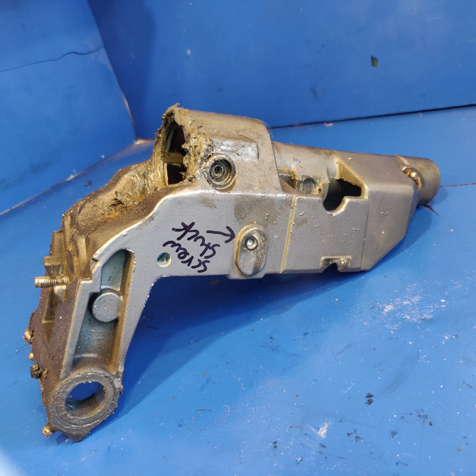 Bracket 8831A9 8831A10? 3402-8830-c2 mariner mercury 6hp 8hp