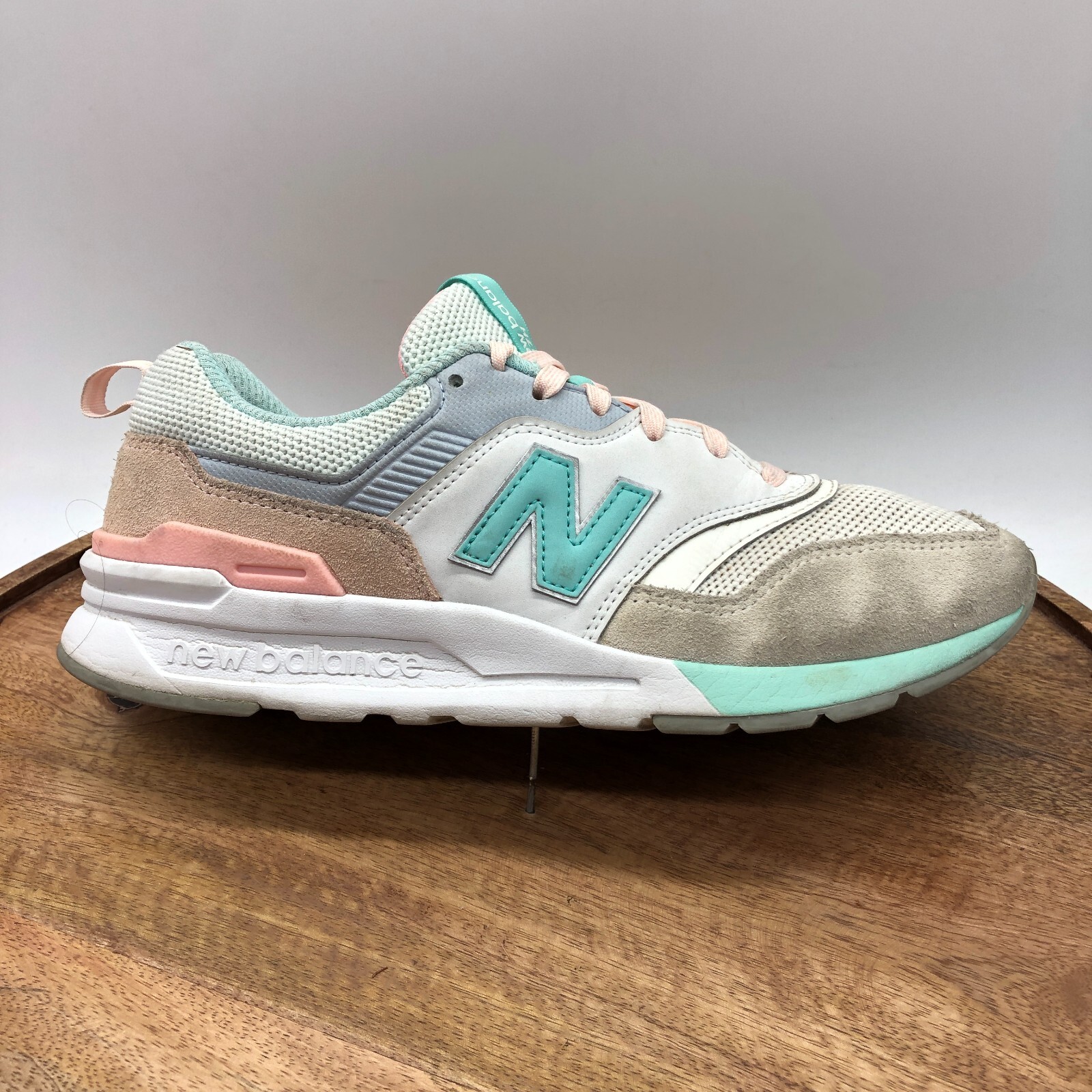 New Balance Womens (CW997HBA) (Seasalt/Tide Blue/Pink) 997 New Balance Womens (CW997HBA) (Seasalt/Tide Blue/Pink) 997