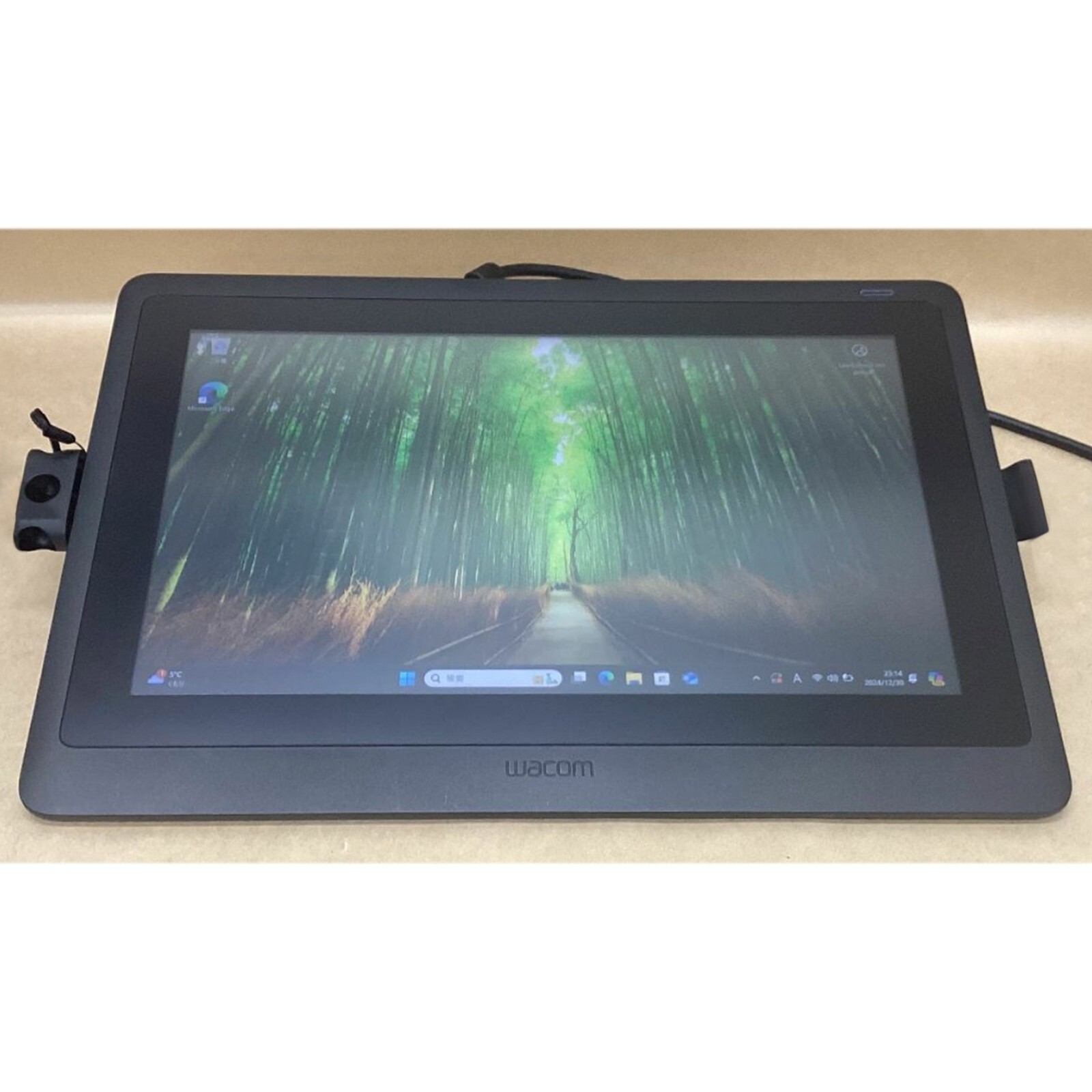 Wacom Cintiq 16 DTK1660K0D 15.6inch LCD Pen Tablet Drawing Design