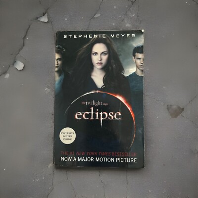 The Twilight Saga Ser.: Eclipse by Stephenie Meyer (2010, Trade Paperback, Movie