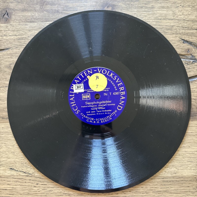Schellack Platte: Georg GrÃ¼Ber - SaxophongelÃ¤Chter / Accordeana - Clangor Sch.