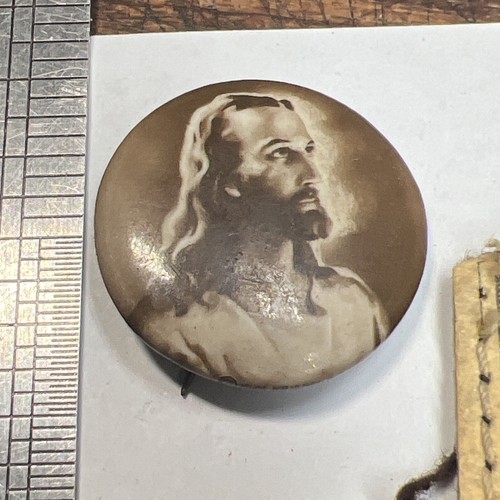 Religion, Religious— religious lot of 5 Items Pendants & Pins    Lot # Vss.27