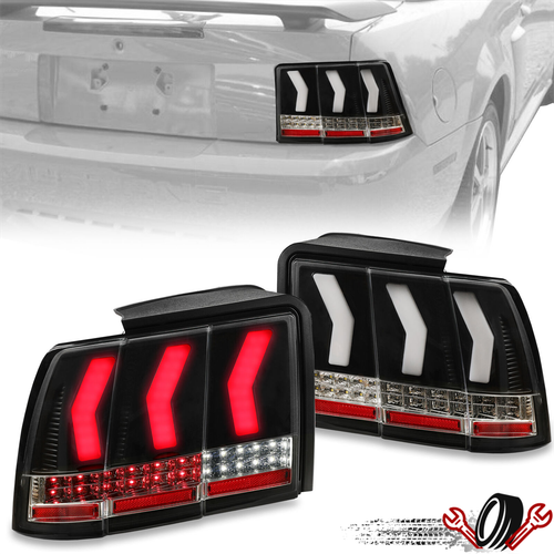 Для Ford Mustang 1999-2004 годов светодиодные задние фонари последовательного сигнала с красной трубкой черного цвета