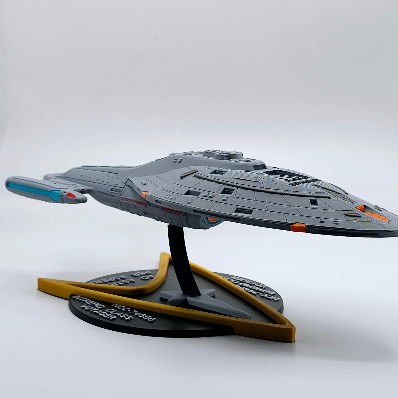 絶版品プレイメイツU.S.S. Voyager NCC-746完成品 絶版品プレイメイツU.S.S. Voyager NCC-746完成品 - メルカリ
