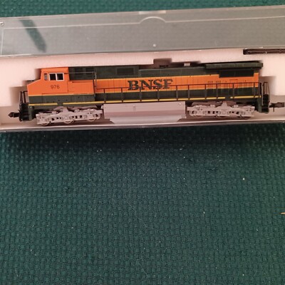 Kato N-Scale Diesel Engine GE C44-9W, Santa Fe #976, release date 1997