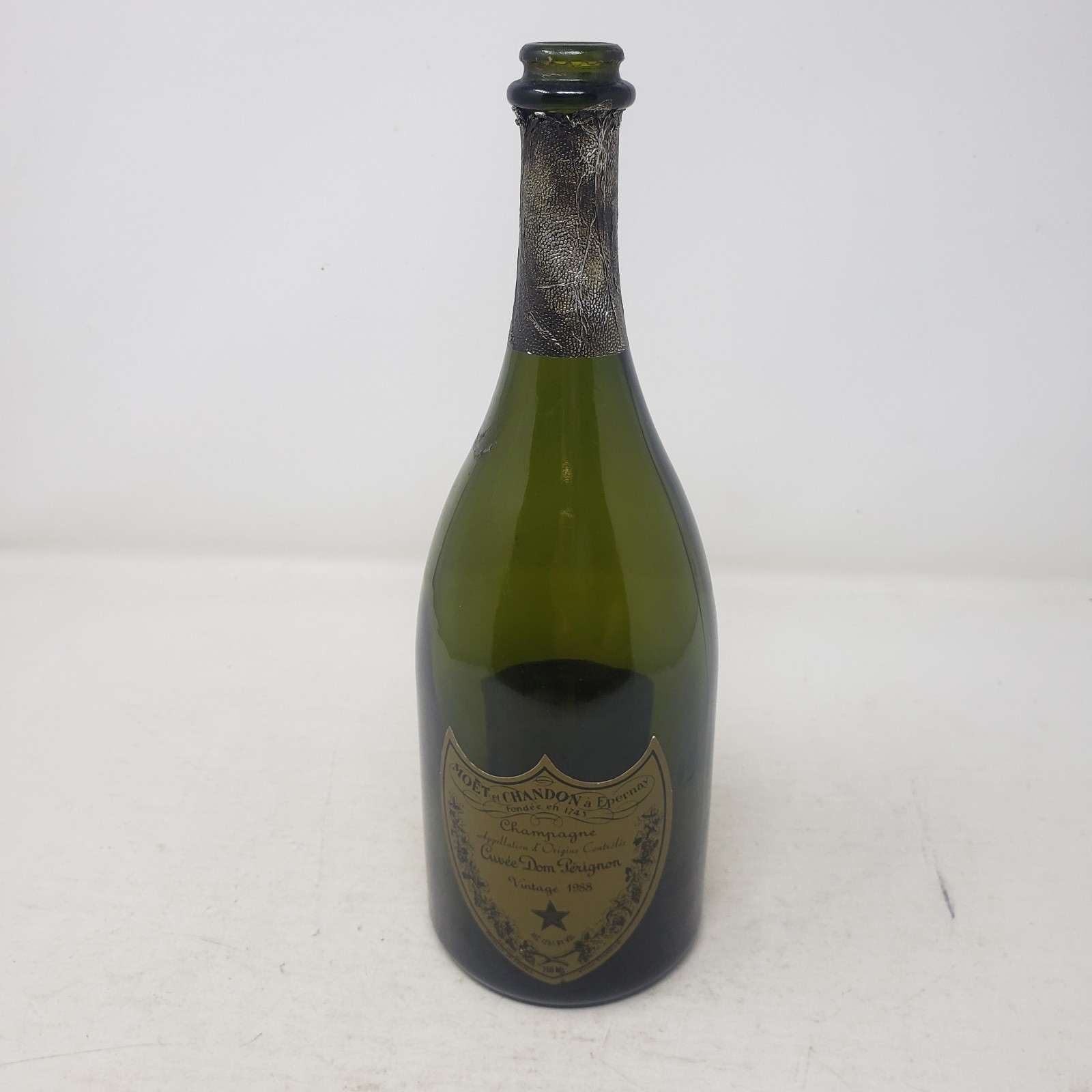 Vintage 1988 MOET et CHANDON Champagne DOM PERIGNON Cuvee