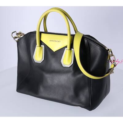 VIP【関税送料無料】希少 GIVENCHY BLACK LEATHER ANTIGONA BAG Antigona Toy bag in Box leather in - black | Givenchy US