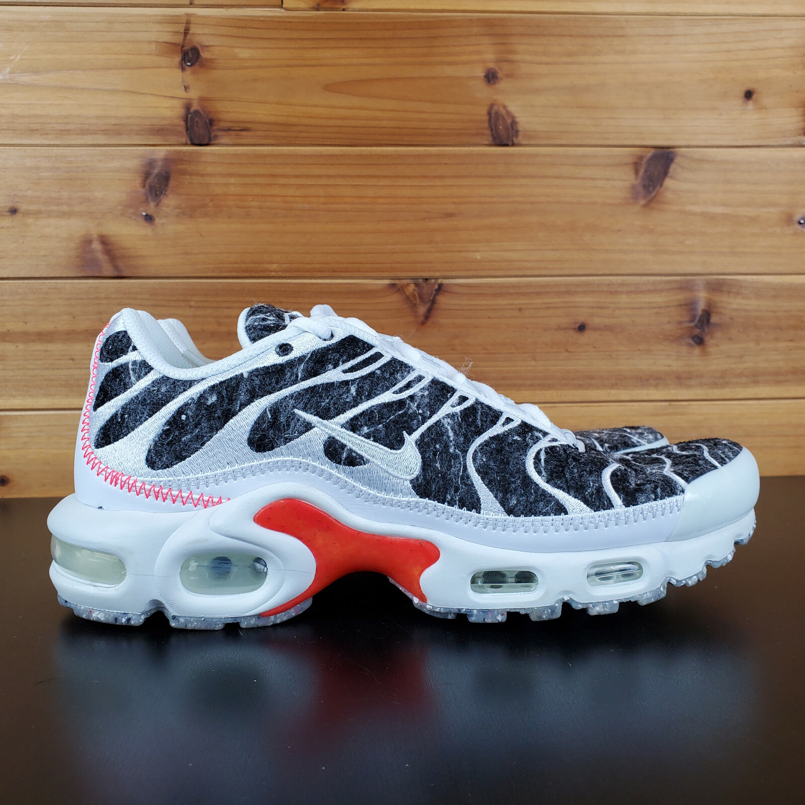 ★NIKE★大人気★AIR MAX PLUS TUNED 1 ESSENTIAL★追跡可 Nike Air Max Plus Essential Crater Men's Sz 6 White Photon