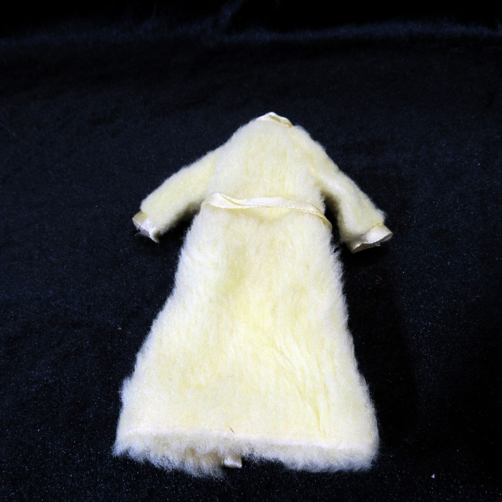 Mattel Skipper Lemon Fluff 3 Piece Robe Pajama Top and Bottom