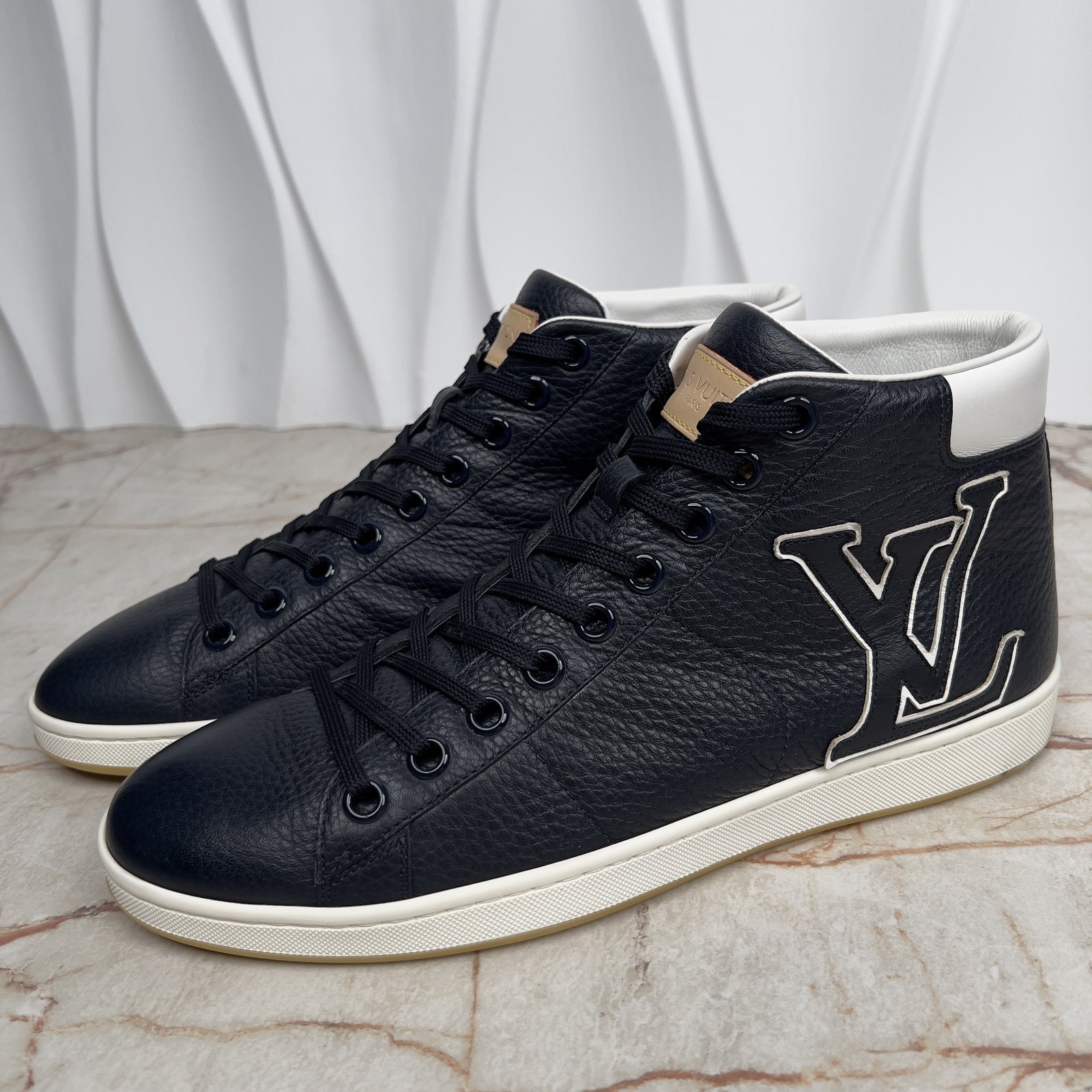 Louis Vuitton Surfside Logo Sneakers Blue Graine Leather 7.5 LV