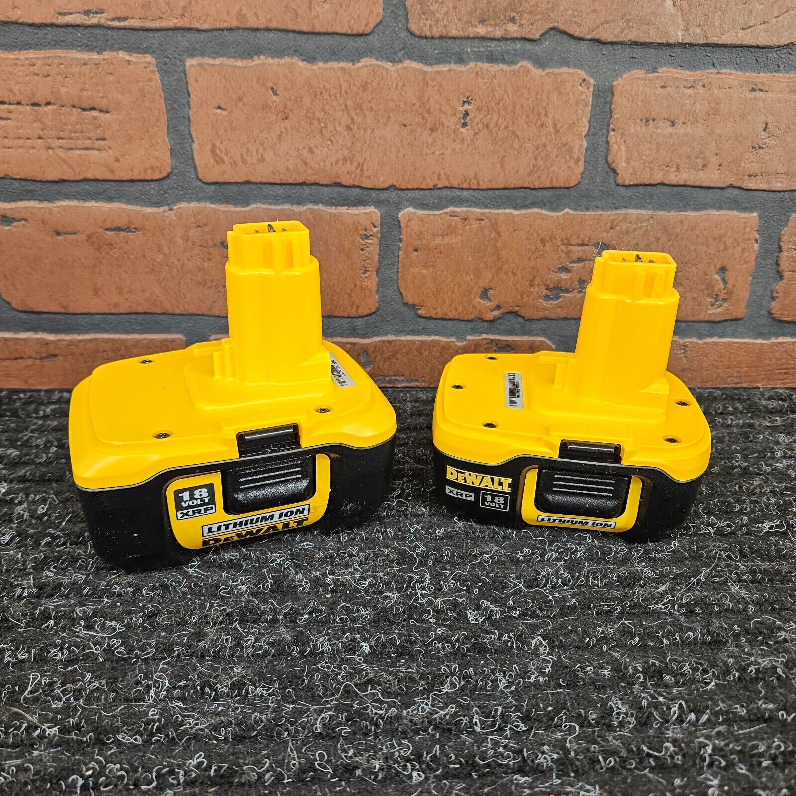 Dewalt battery dc9180 deals
