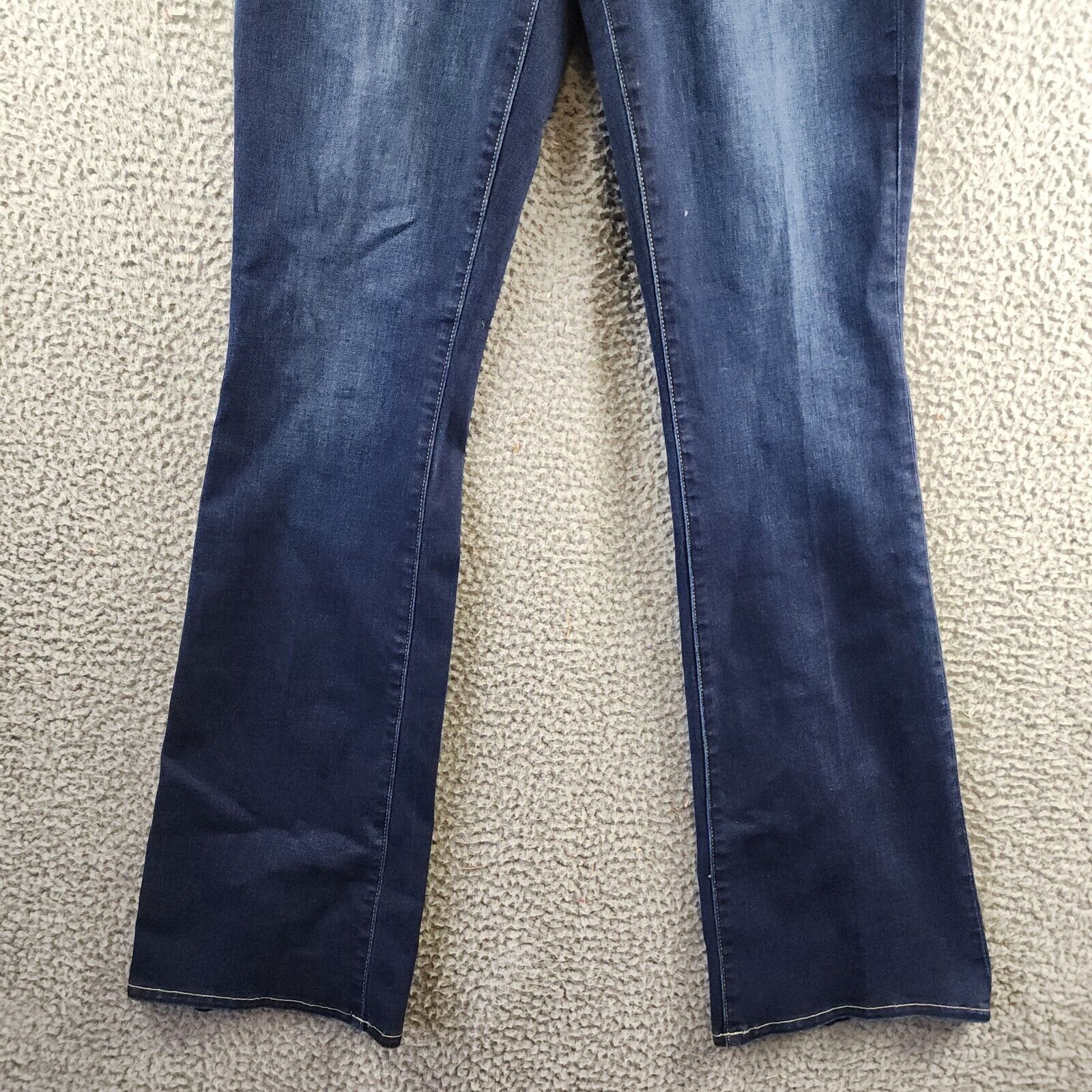 L'AGENCE Selma Sleek High Rise Baby Bootcut Jeans Women's 29 Alpine Button Zip - Picture 3 of 15