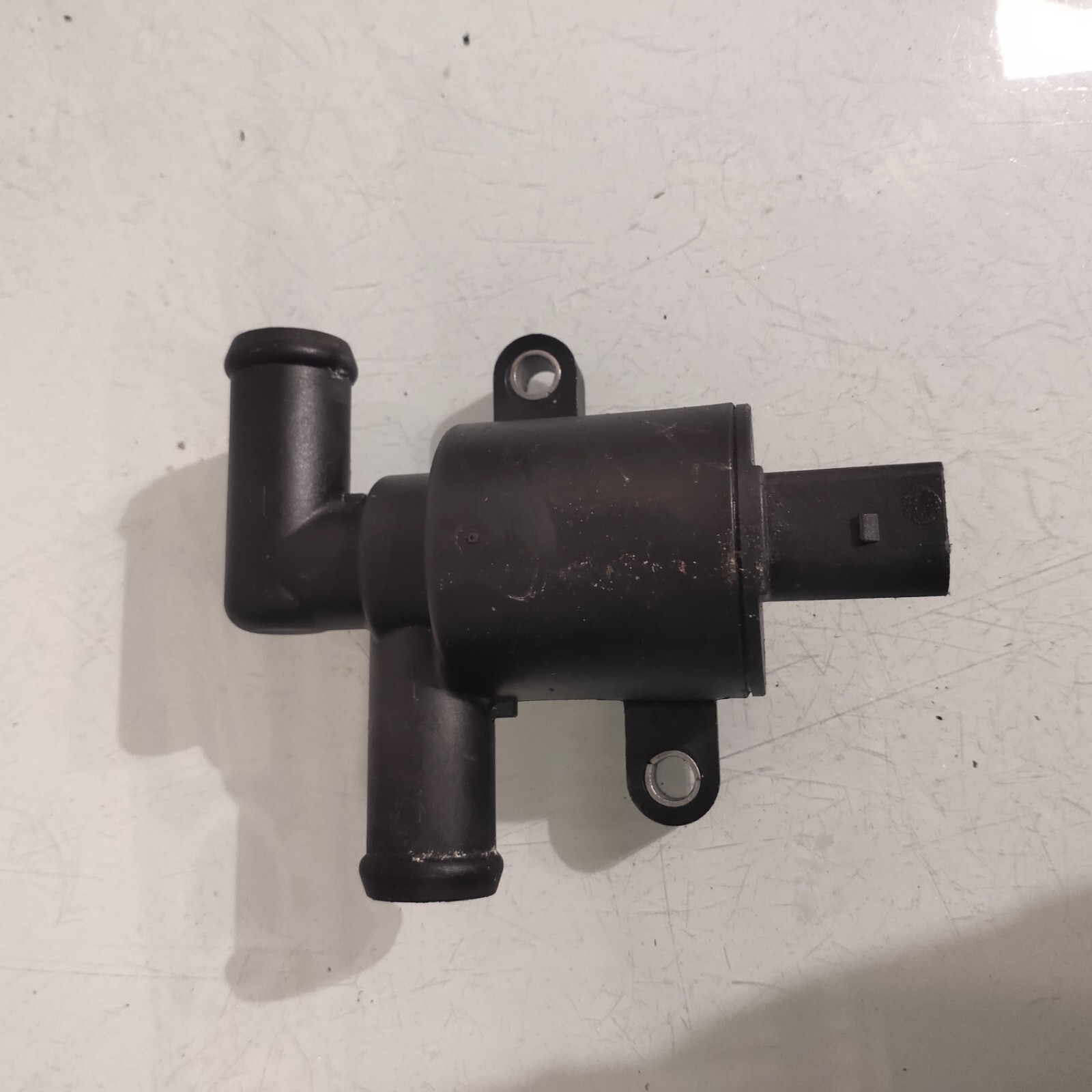 Valvola Controllo Refrigerante NTY Per Audi A6 C6 (2004-2011) - Codice OE 4F1959617A, Compatibile Con 4F0959617